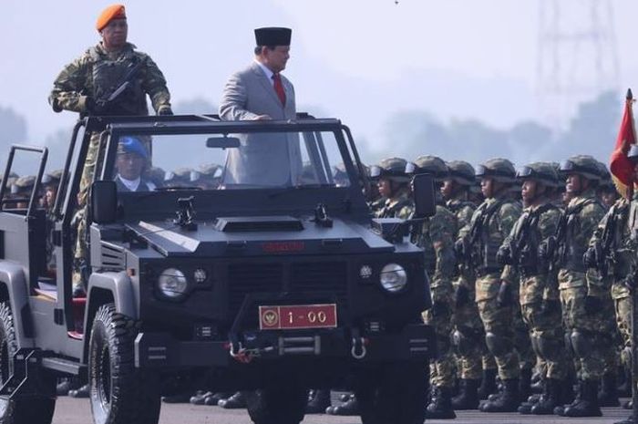 Menteri Pertahanan Prabowo Subianto punya banyak koleksi SUV, ini rinciannya.