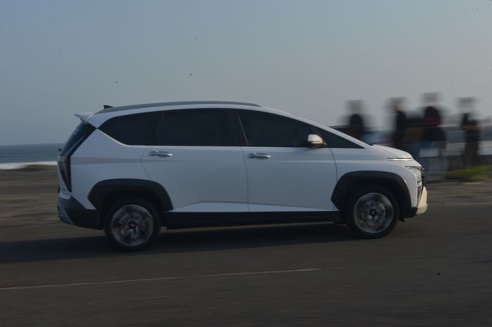 Berikut ini merupakan pilihan buat ganti ban Hyundai Stargazer X berukuran 215/55 R17