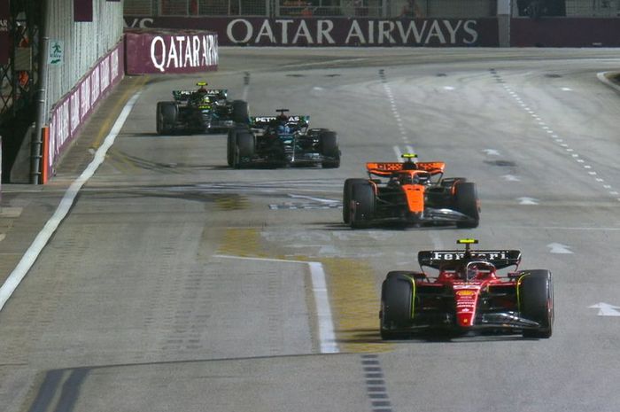Carlos Sainz menang F1 Singapura 2023 berkat strategi brilian memberikan DRS kepada Lando Norris