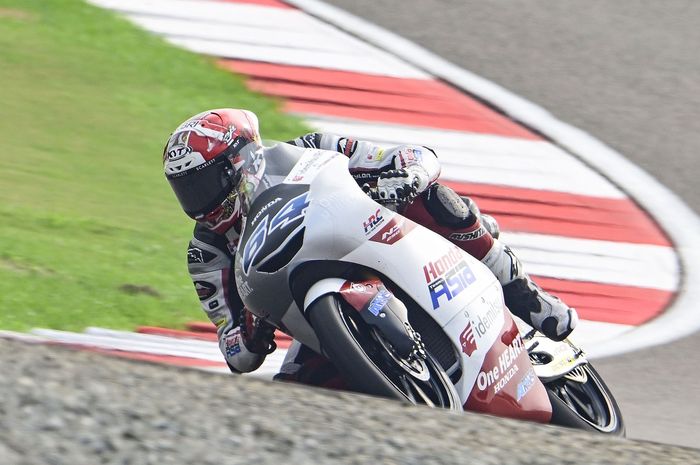Setting motor kurang tepat halangi Mario Aji capai hasil lebih baik di Moto3 India 2023.