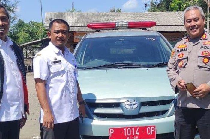 Ambulans Puskesmas Tembokrejo, Muncar, Banyuwangi ditemukan di lahan kosong setelah dibajak ODGJ atau orang gila