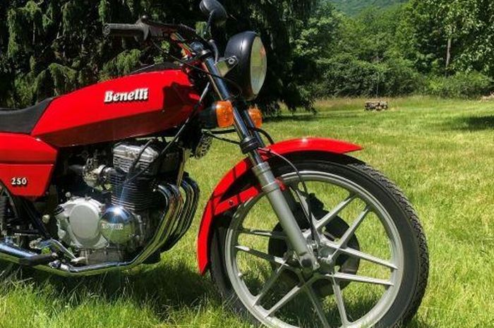 Penampakan Benelli 250 Quattro, Kawasaki Ninja ZX-25R harus sungkem sama motor sport 250 cc 4 silinder ini.