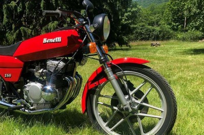 Penampakan Benelli 250 Quattro, Kawasaki Ninja ZX-25R harus sungkem sama motor sport 250 cc 4 silinder ini.