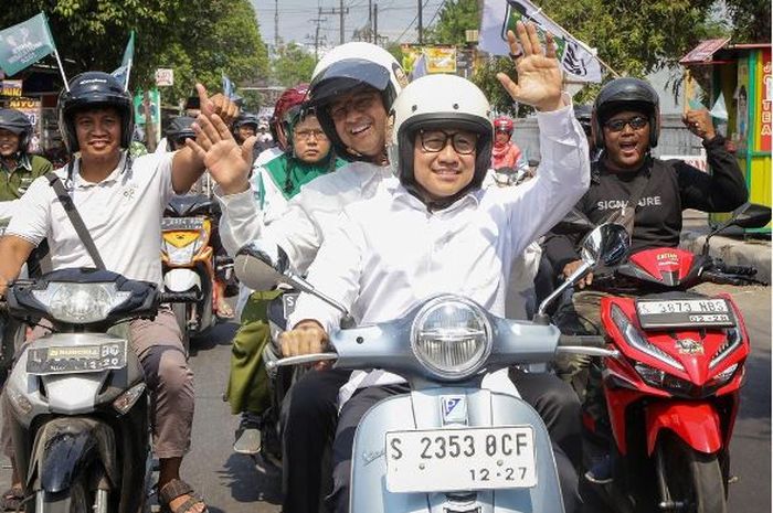 Anies Baswedan dan Cak Imin riding Vespa Matic di Jombang, intip spesifikasinya.