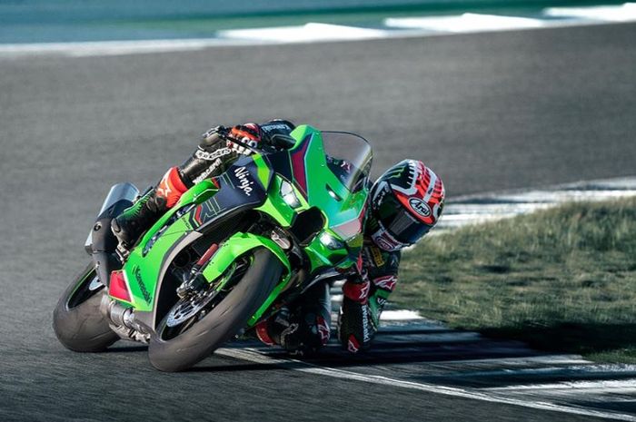 Harga Kawasaki Ninja ZX-10R Oktober 2023, pilihan sportbike mirip motor balap WSBK.