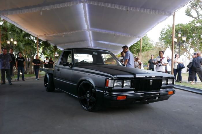 Gagak Rimang, Lucky Draw Kustomfest 2023 berbasis Toyota Crown 1981 yang dimodifikasi jadi pikap flatdeck