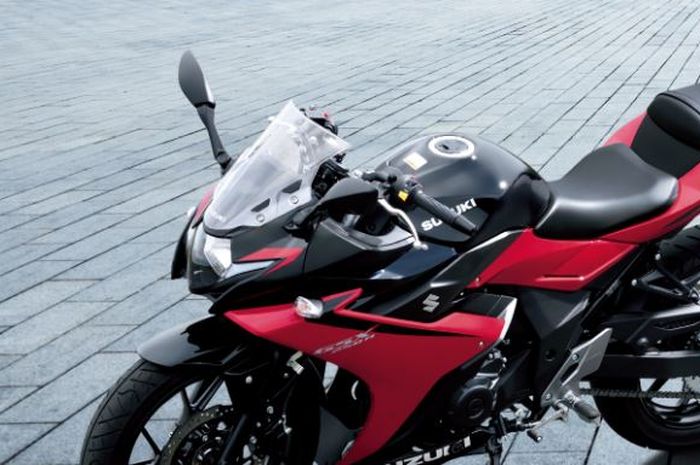 Penampakan Suzuki GSX-250R, motor sport 250 cc 2-silinder yang bisa ngacir 492 km sekali full tank.