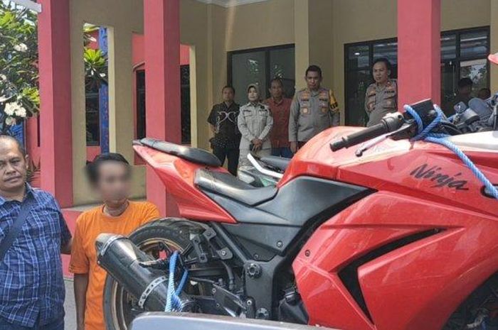 Kawasaki Ninja merah dijual Rp 8 juta dibawa kabur calon pembeli modus test ride