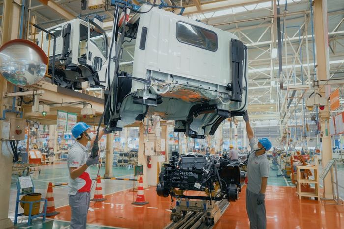 (Ilustrasi) Isuzu Fujisawa Plant beroperasi sejak tahun 1962, konsisten memproduksi kendaraan light, medium hingga heavy-duty truck dengan teknologi robotik