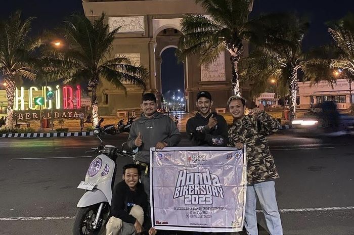 Mirza menempuh jarak 6.000 Km untuk touring dari Aceh ke Malang