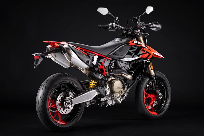 Ducati Hypermotard 698 Mono mengusung desain supermoto yang kental