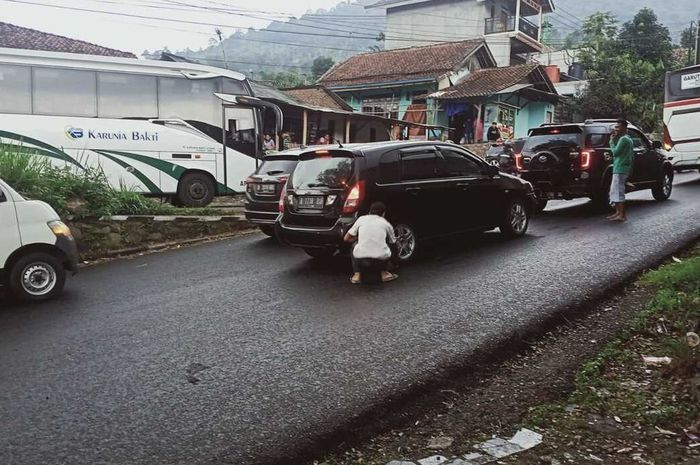 Begini cara antisipasi mobil matik CVT saat melibas tanjakan curam 