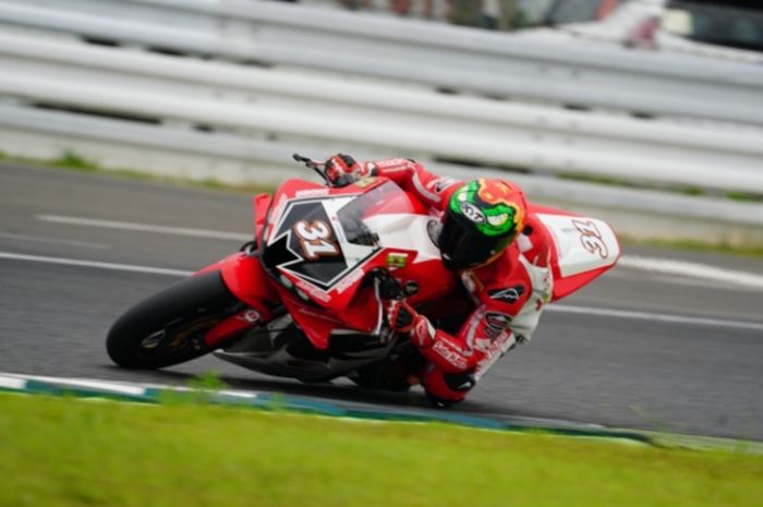 Pembalap Indonesia, Gerry Salim kini sedang dalam masa pemulihan setelah kecelakaan di ARRC Jepang 2023