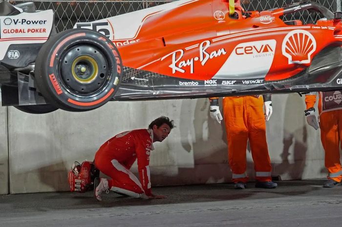 Carlos Sainz mengalami insiden parah pada sesi FP1 F1 Las Vegas 2023