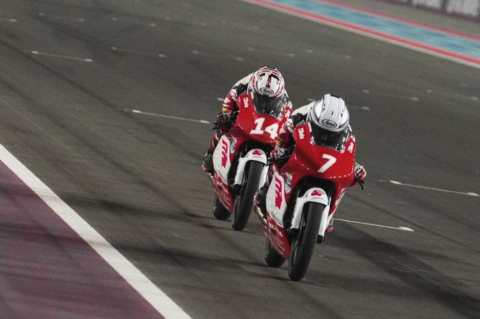 Sapu bersih Idemitsu Asia Talent Cup 2023 seri Qatar, Veda Pratama sukses pecahkan rekor lagi nih.