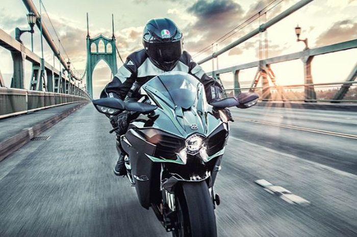 Harga motor baru Kawasaki Ninja H2 per November 2023