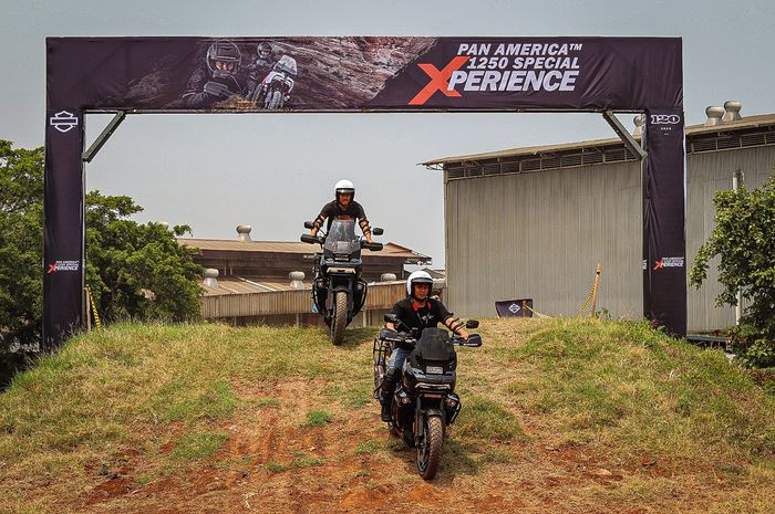 Keseruan menjajal Harley-Davidson Pan America di lintasan tanah