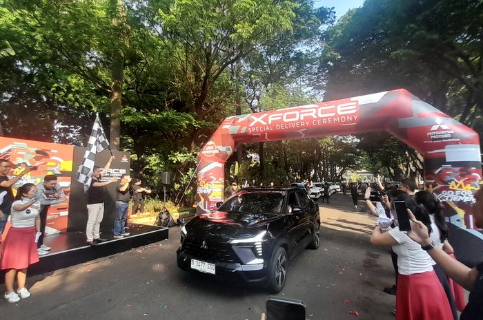 Mitsubishi Xforce resmi lakukan pengiriman ke konsumen di Jakarta Utara