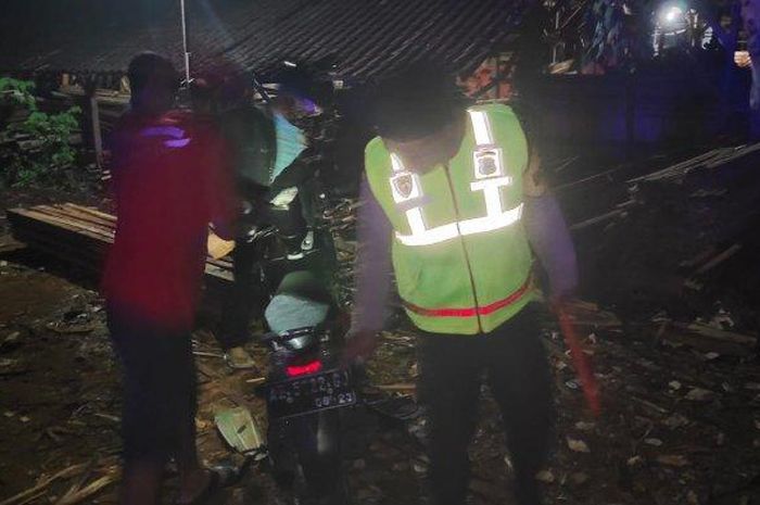 Duel maut motor vs motor dibawa pelajar gara-gara putar balik dadakan usai dipanggil teman