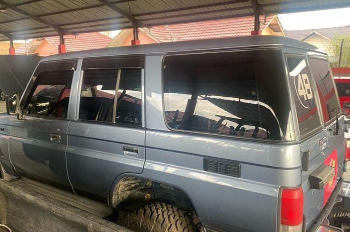 Toyota Land Cruiser Prado 1995 selundupan asal Malaysia yang ditangkap tim Bea Cukai di jalur tikus Jagoi Babang, Bengkayang, Kalimantan Barat