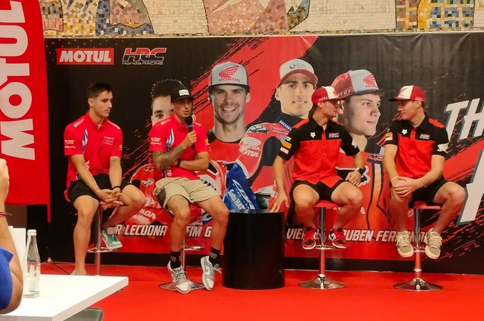Empat pembalap HRC (Honda Racing Corporation) datang ke Jakarta untuk sapa penggemar