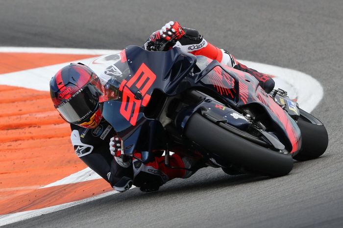 Marc Marquez dengan Ducati Desmosedici GP23 di tes MotoGP Valencia 2023