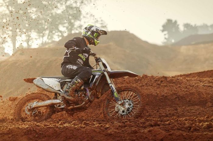 penampakan motor trail baru Triumph TF 250-X 2024