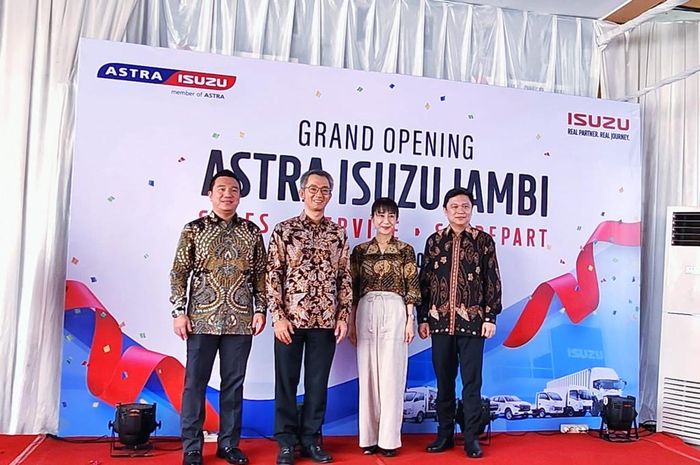 Isuzu perluas jaringan dengan langsung membuka dua dealer di Jambi, Sumatera