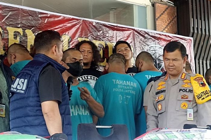 Pengakuan para Debt Collector Semarang yang disuruh tarik paksa mobil nasabah bank CIMB Niaga, digaji Rp 30 juta per bulan