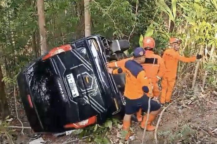 Isuzu Elf jadi korban kengerian tanjakan Cinomati bantul