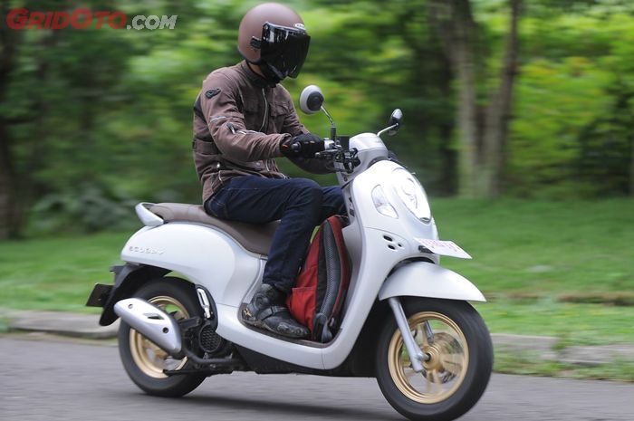 Pilihan ban motor murah buat Honda New Scoopy 