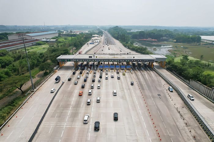 Ilustrasi pergerakan kendaraan di jalan tol saat libur Nataru