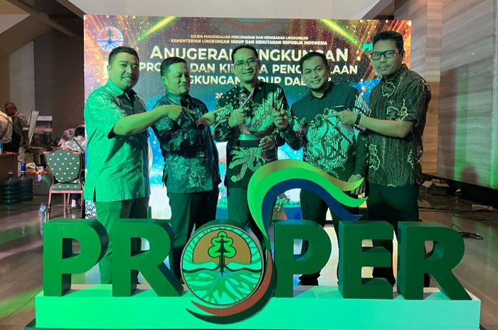 Bridgestone meraih predikat Program Penilaian Peringkat Kinerja Perusahaan (Proper) Hijau dari Kementerian Lingkungan Hidup dan Kehutanan (KLHK) Republik Indonesia (RI)