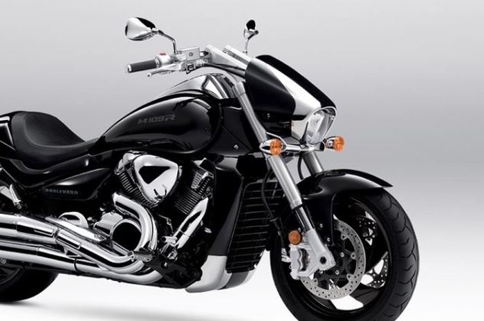 penampakan Suzuki Boulevard M109R 2024 yang spesifikasinya nyaingin Harley-Davidson Fat Boy 114