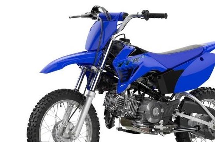 penampakan motor trail Yamaha TT-R110E model 2024 yang gendong mesin motor bebek