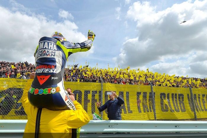 Alasan Valentino Rossi suka warna kuning