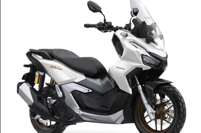 Ilustrasi motor bekas cat putih