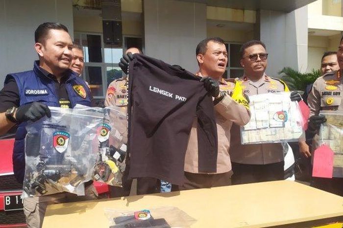 Polda Jawa Tengah mengungkap kasus mafia besar jual beli mobil bodong dengan nama Lengek Squad