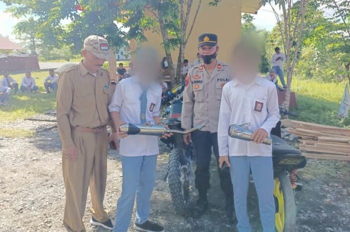 Ilustrasi: sanksi pakai knalpot brong di sekolah, motor disita