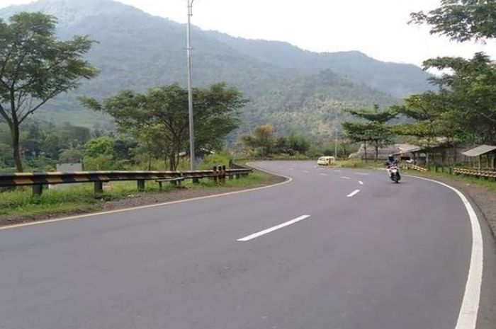 foto ilustrasi jalan provinsi