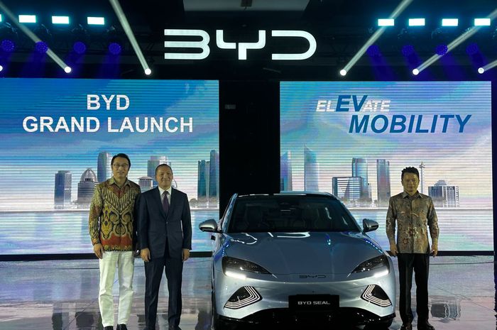 BYD akan menggelontorkan investasi Rp 20,3 triliun untuk bangun pabrik di Indonesia