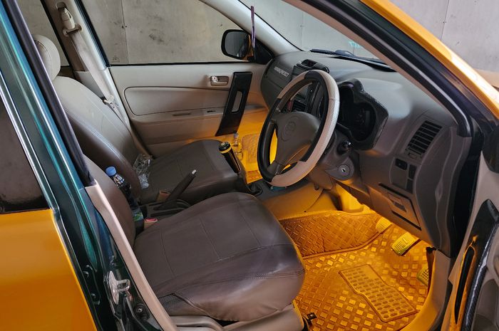 Interior istimewa dari Daihatsu Terios berjubah kuning