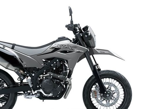 penampakan motor baru Kawasaki KLX230SM versi supermoto, punya fitur canggih yang belum ada di KLX230 Indonesia