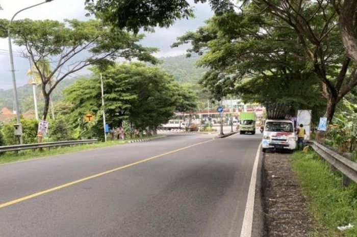 Ada rencana pembangunan rest area di jalur Bawen-Magelang karena banyak truk berhenti di pinggir jalan