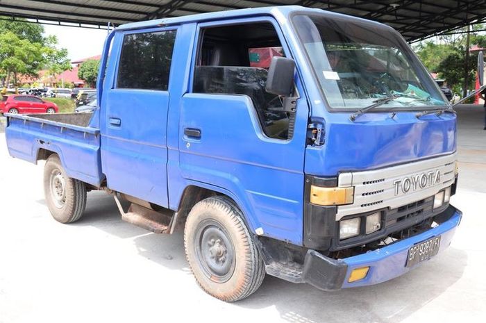 Toyota Dyna Double Cabin yang dipakai timbun Solar Subsidi setelah tangki dimodifikasi