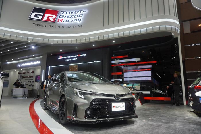 Toyota GR Corolla di booth Gazoo Racing dalam gelaran IIMS 2024