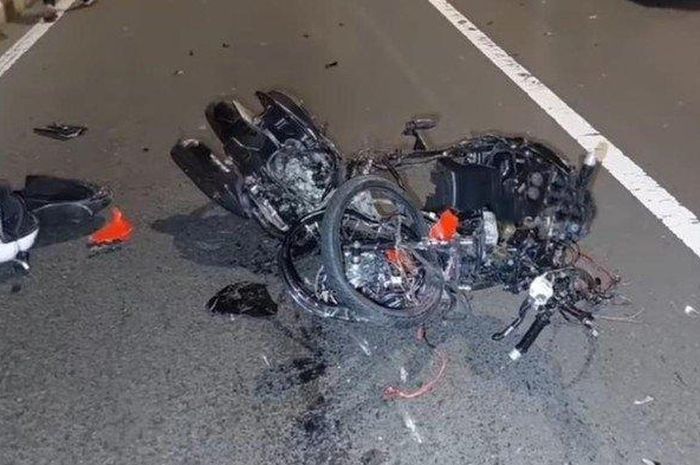 Honda Vario babak belur lawan Toyota Fortuner di JLNT Casablanca