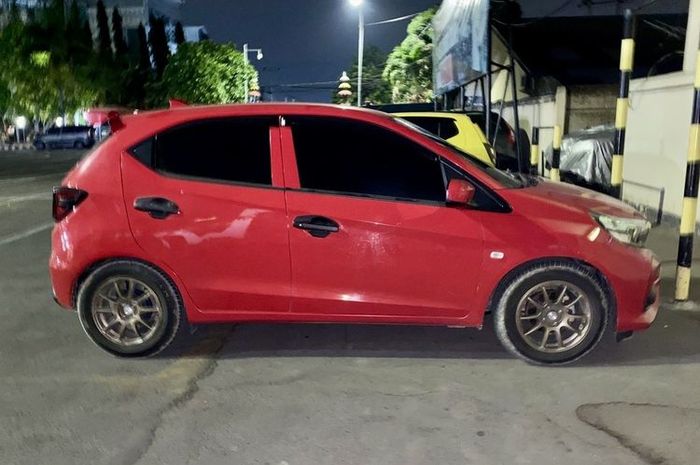 Barang bukti Honda Brio yang dicuri dua oknum Polisi berpangkat Bripda di Mall Boemi Kedaton Lampung