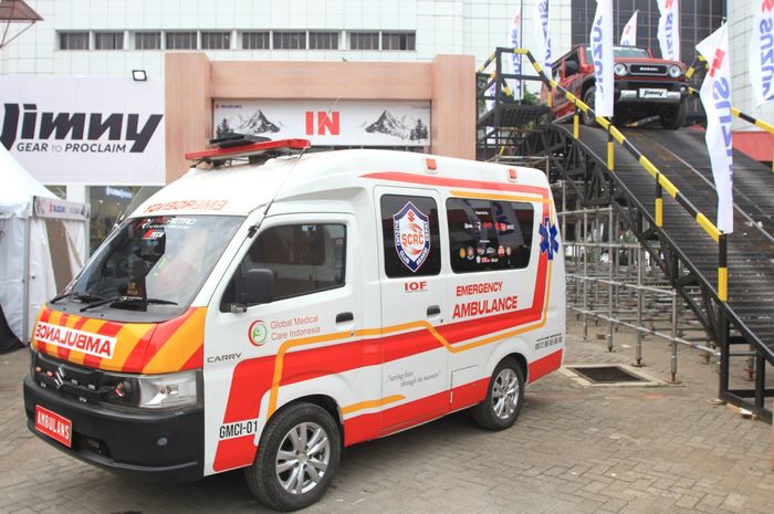 Ambulans Suzuki Carry yang disediakan oleh Suzuki Club Reaksi Cepat (SCRC).