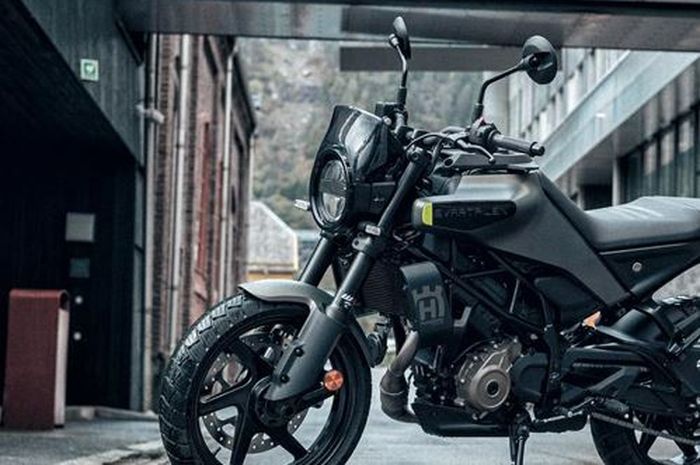 penampakan motor baru bergaya neo retro Husqvarna Svartpilen 250 model 2024, performa nyaingin Honda CB250R